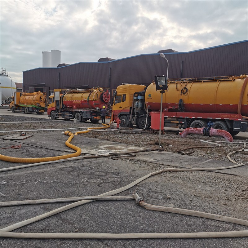 利国镇污水池清理